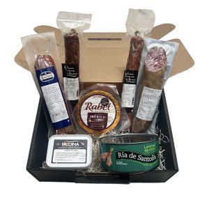 Cesta Gourmet de surtidos ibéricos, ideal para regalar en Navidad